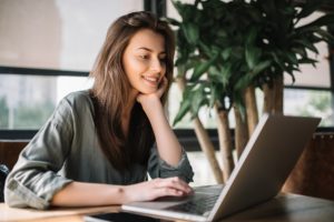Szkolenia BHP przez Internet – jakie są ich zalety?